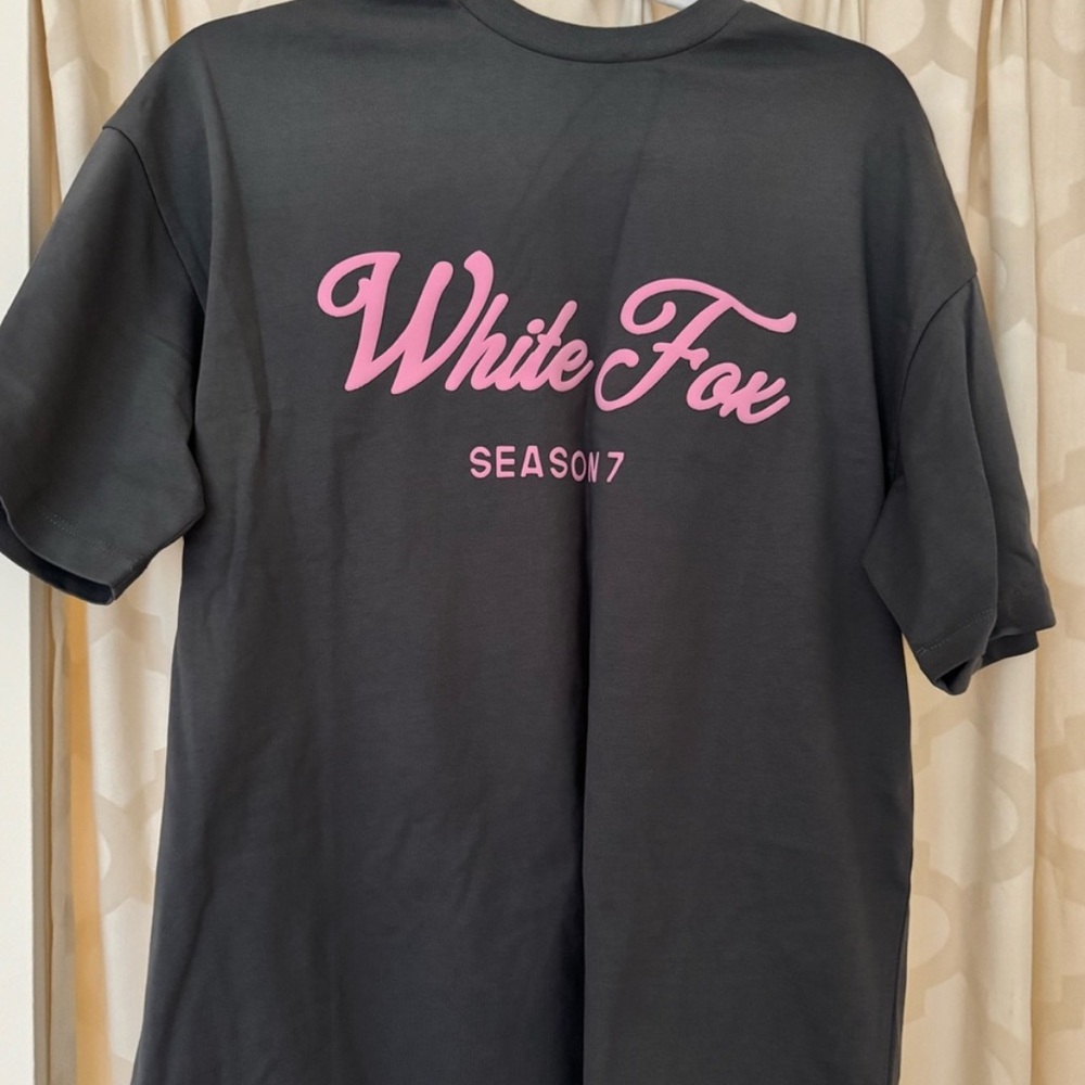 NEW. Whitefox Season 7 Oversized Tee (Charcoal/Pink)